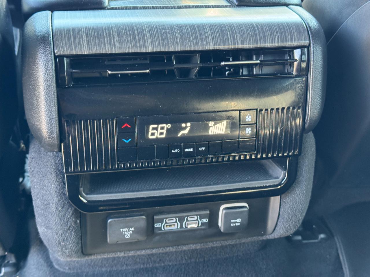 Jeep Wagoneer Series II 2024
