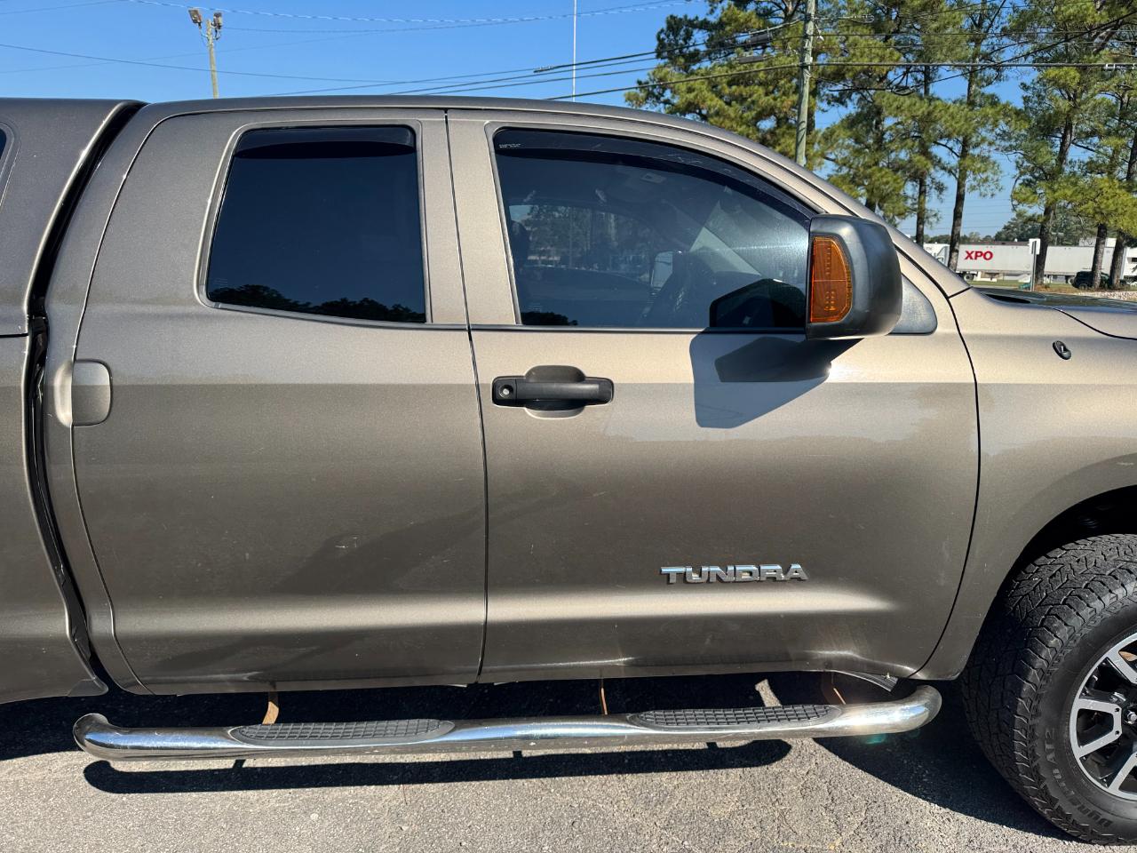 Toyota Tundra Tundra-Grade Double Cab 4.6L 2WD 2011
