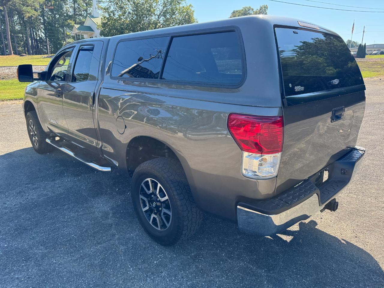 Toyota Tundra Tundra-Grade Double Cab 4.6L 2WD 2011