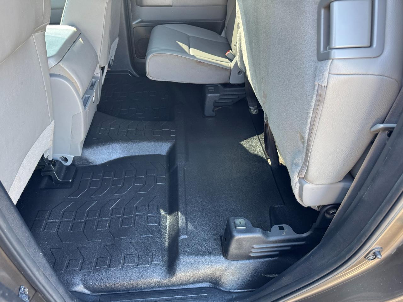 Toyota Tundra Tundra-Grade Double Cab 4.6L 2WD 2011