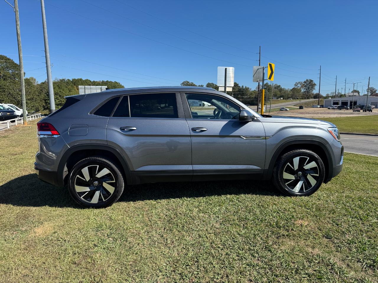 Volkswagen Atlas Cross Sport SE w/Technology 2024