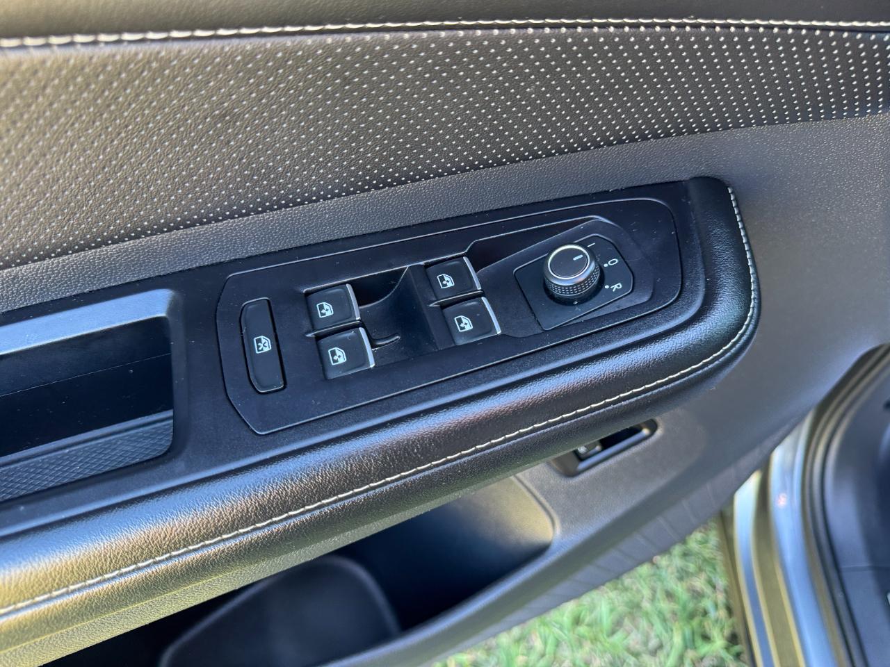 Volkswagen Atlas Cross Sport SE w/Technology 2024