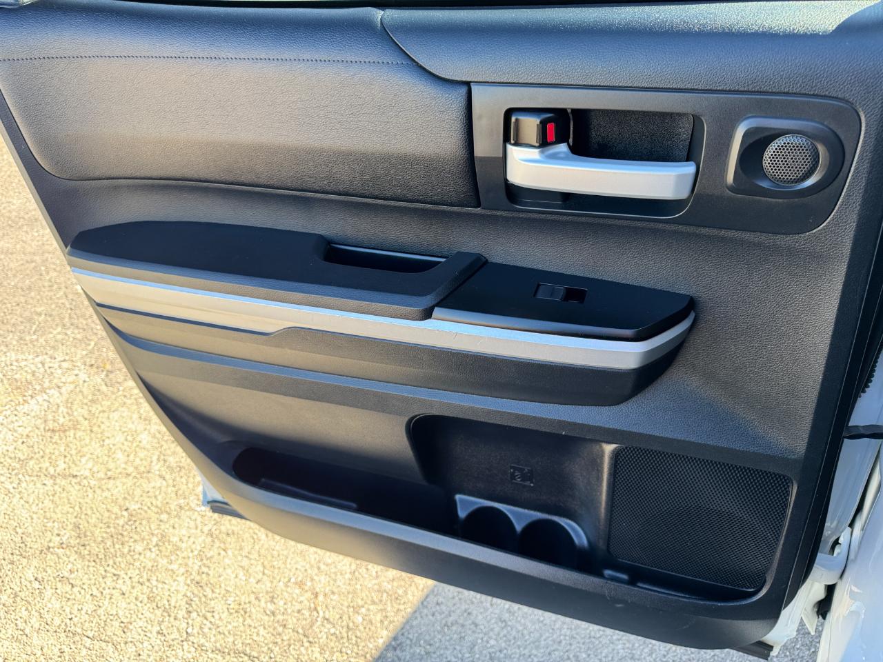 Toyota Tundra SR5 5.7L V8 CrewMax 4WD 2014
