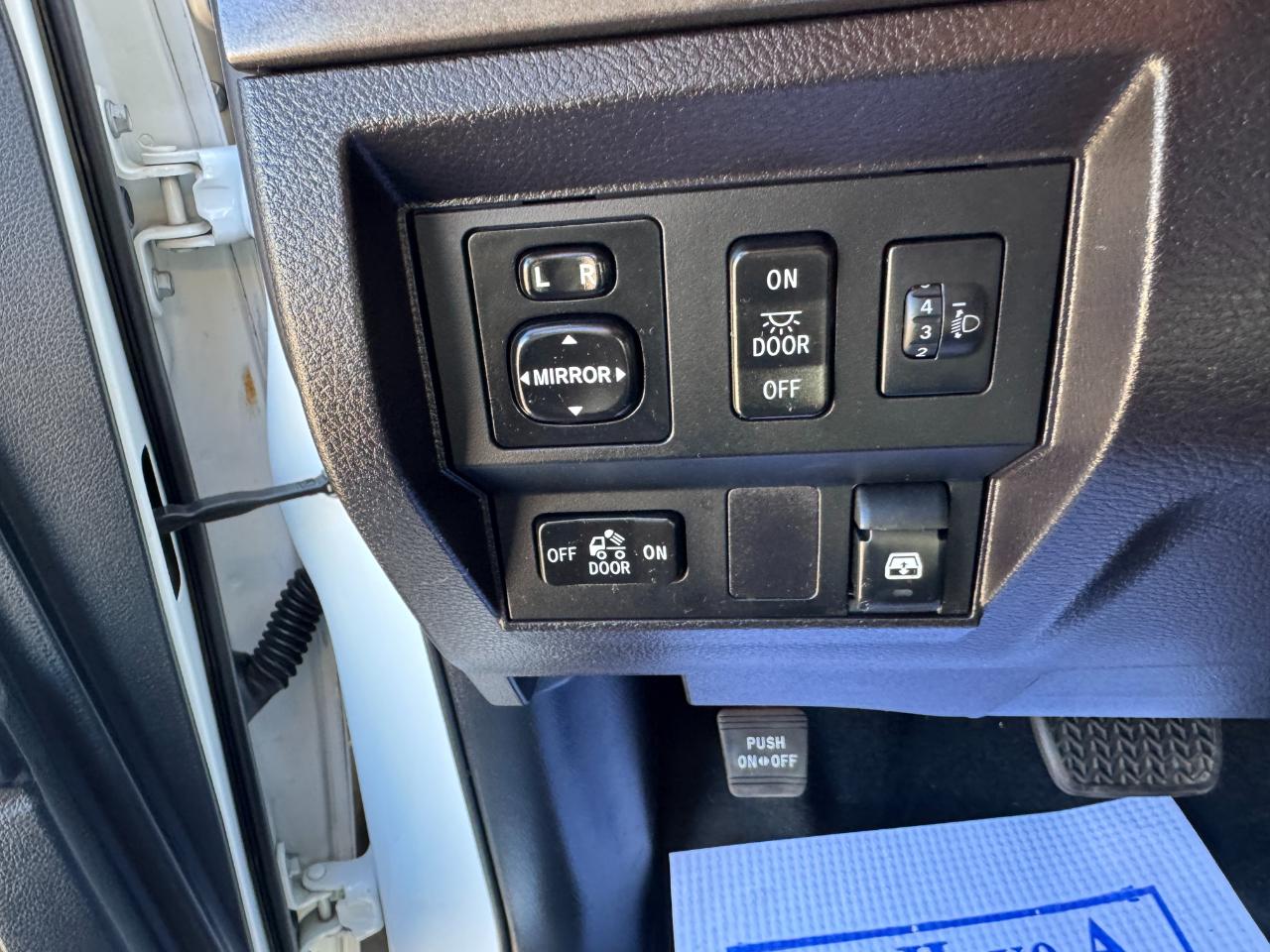 Toyota Tundra SR5 5.7L V8 CrewMax 4WD 2014