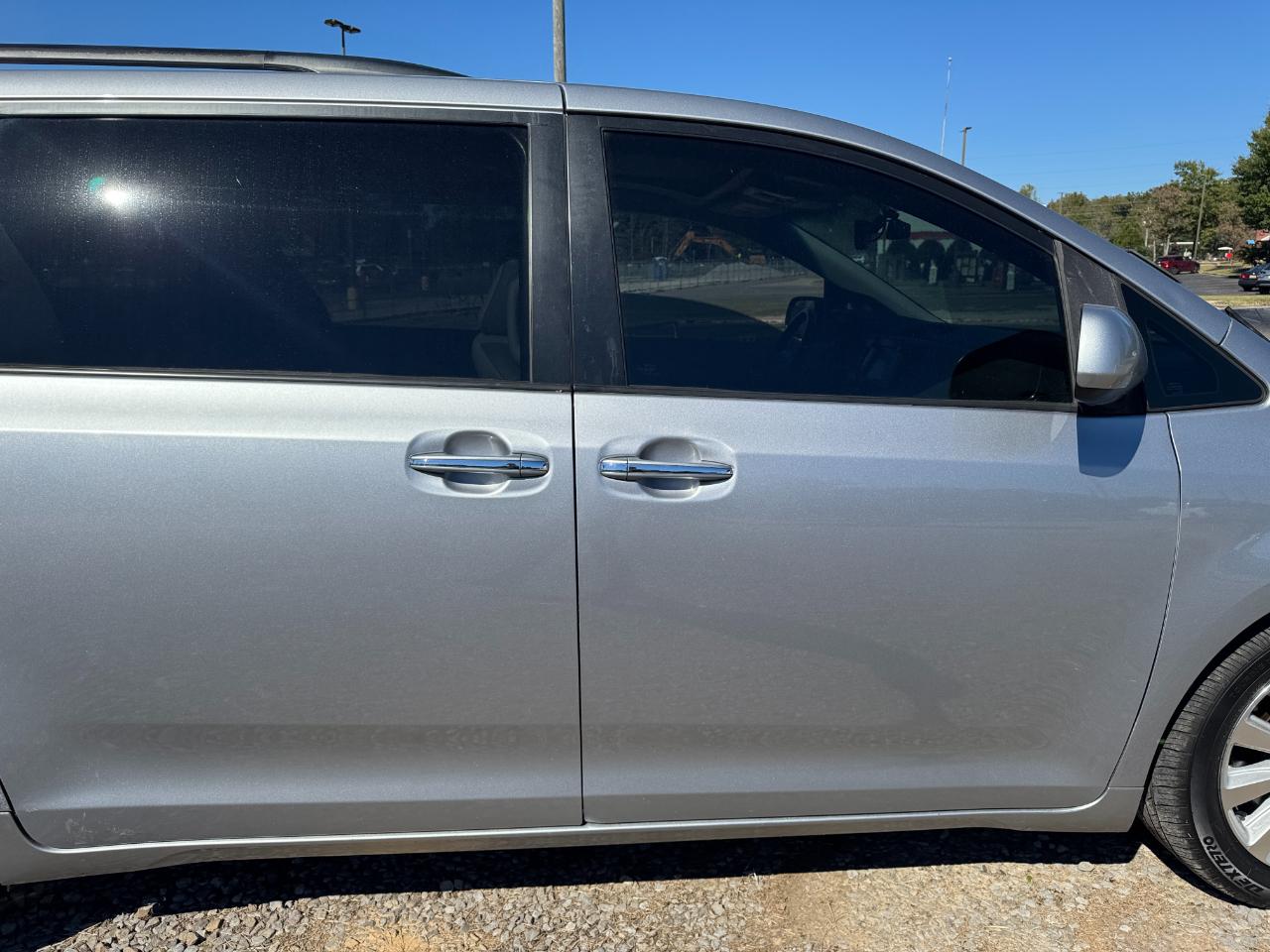 Toyota Sienna Limited FWD 7-Passsenger V6 2012