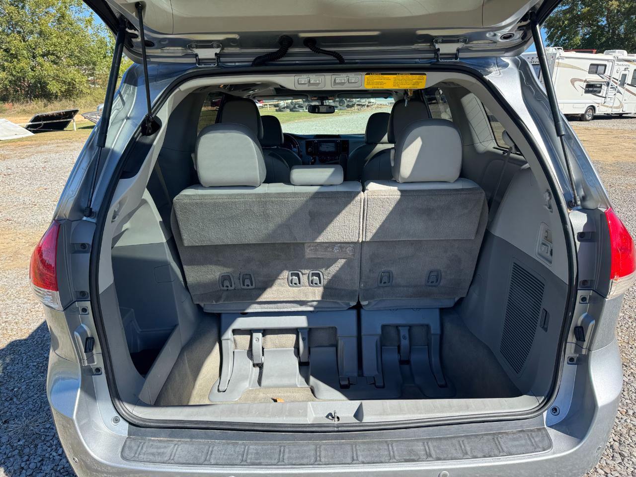 Toyota Sienna Limited FWD 7-Passsenger V6 2012