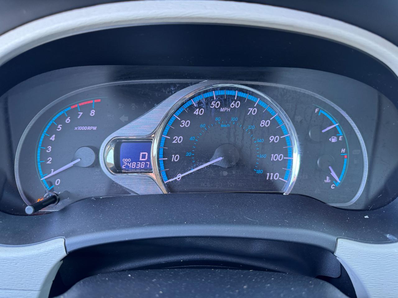 Toyota Sienna Limited FWD 7-Passsenger V6 2012