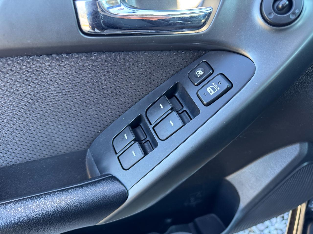 Kia Forte 5-Door EX 2013
