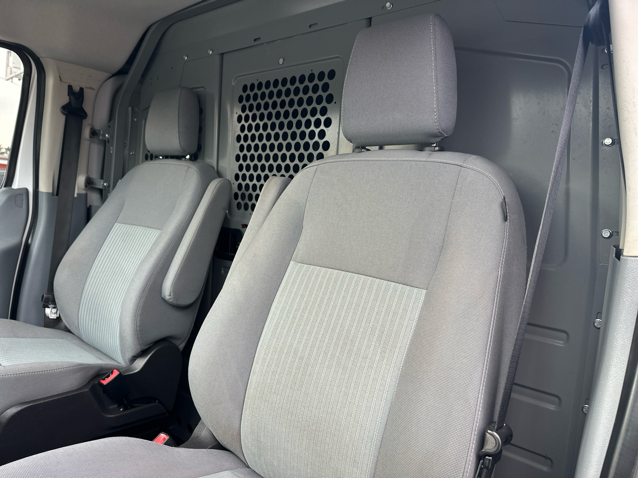 Ford Transit 150 Van Low Roof 60/40 Pass. 130-in. WB 2018