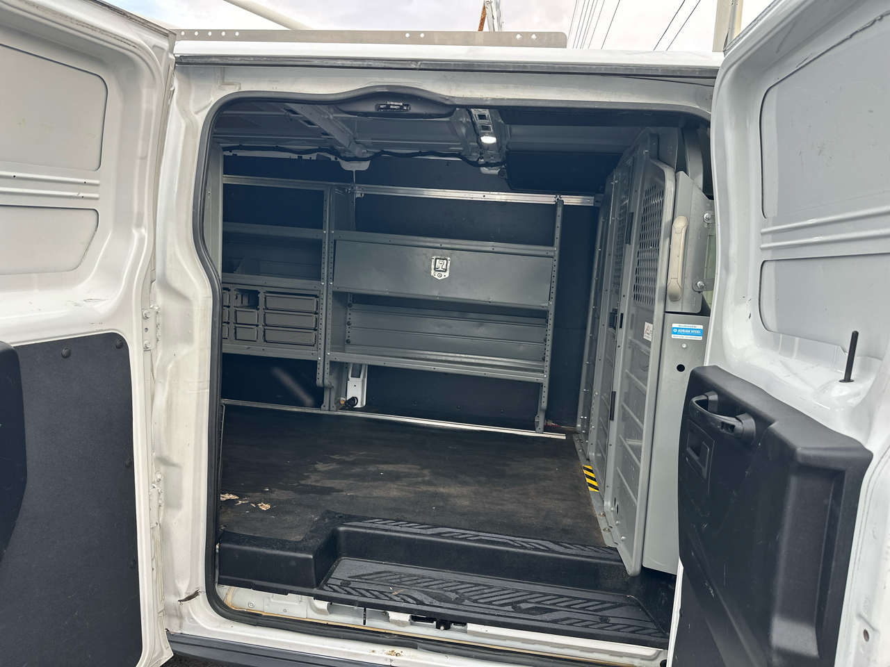 Ford Transit 150 Van Low Roof 60/40 Pass. 130-in. WB 2018