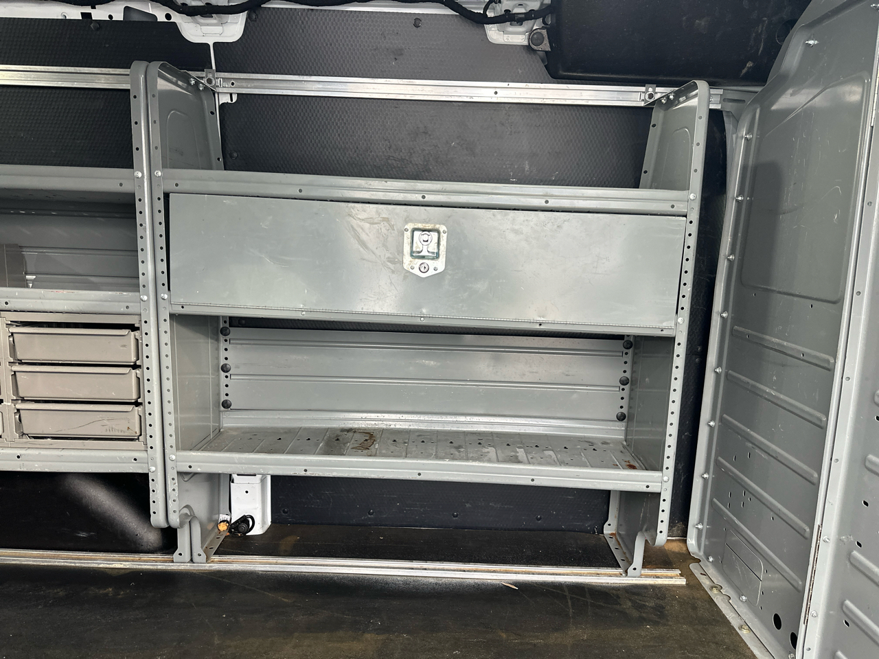 Ford Transit 150 Van Low Roof 60/40 Pass. 130-in. WB 2018