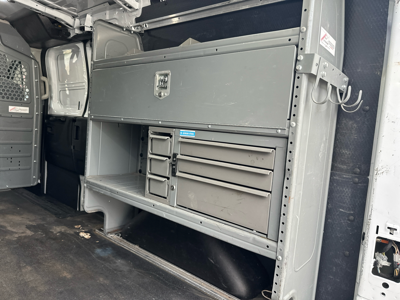 Ford Transit 150 Van Low Roof 60/40 Pass. 130-in. WB 2018