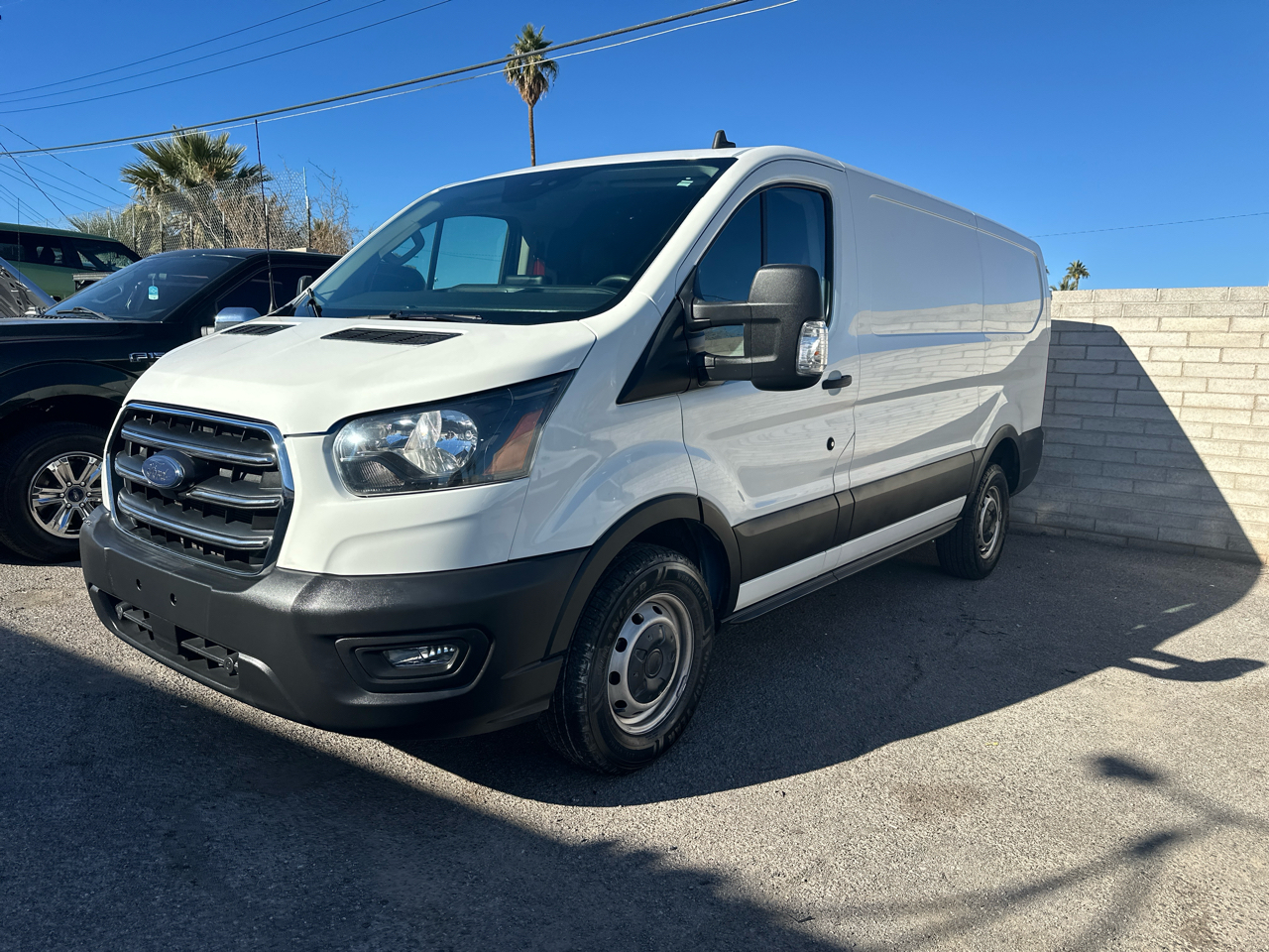 Ford Transit 250 Van Low Roof w/Sliding Pass. 130-in. WB 2020