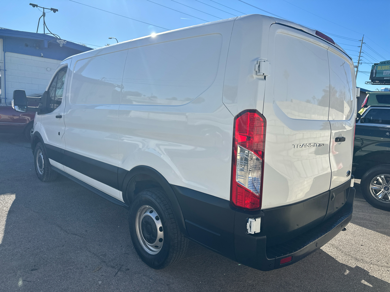 Ford Transit 250 Van Low Roof w/Sliding Pass. 130-in. WB 2020