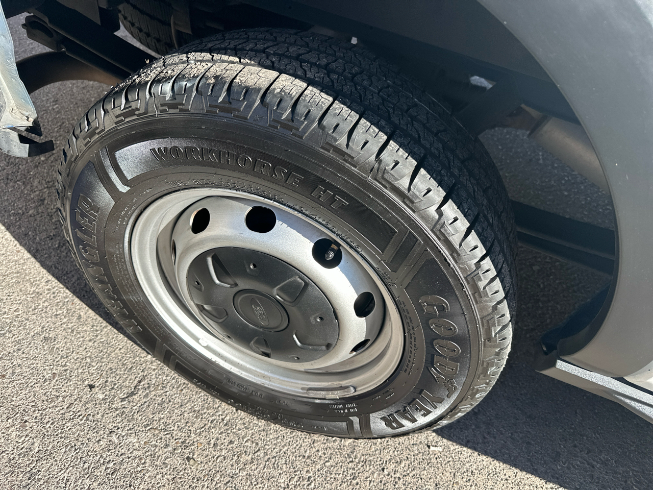 Ford Transit 250 Van Low Roof w/Sliding Pass. 130-in. WB 2020