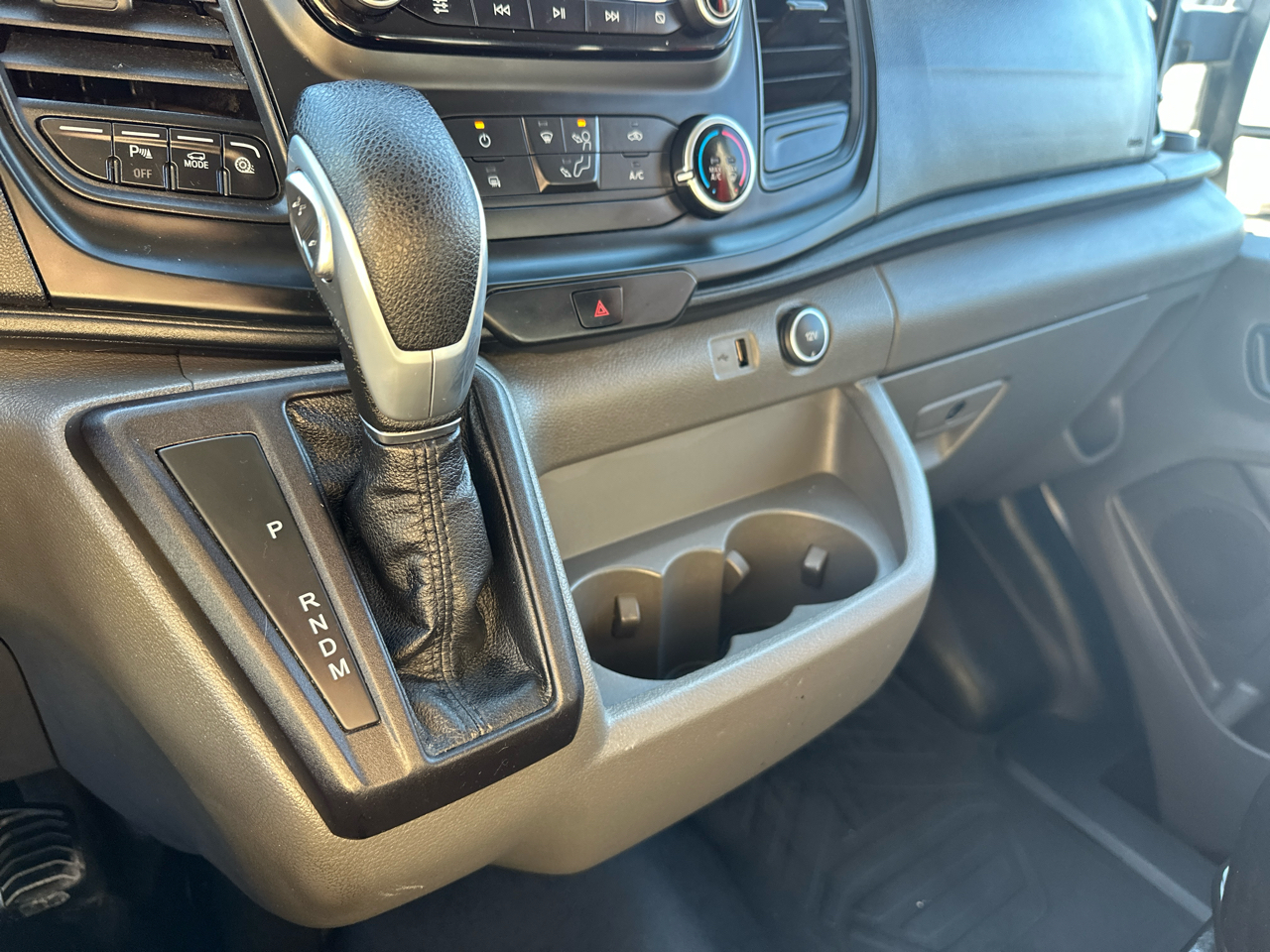 Ford Transit 250 Van Low Roof w/Sliding Pass. 130-in. WB 2020