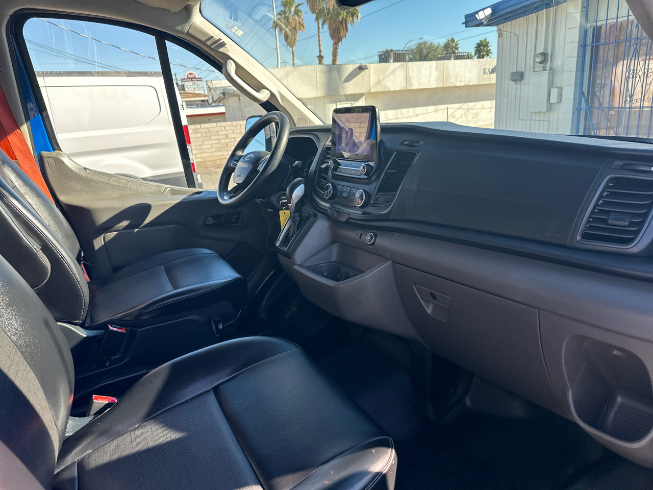 Ford Transit 250 Van Low Roof w/Sliding Pass. 130-in. WB 2020