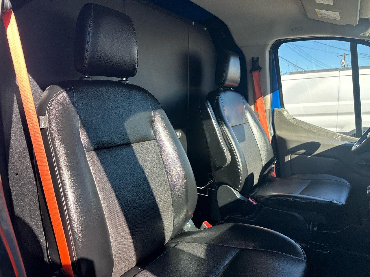 Ford Transit 250 Van Low Roof w/Sliding Pass. 130-in. WB 2020