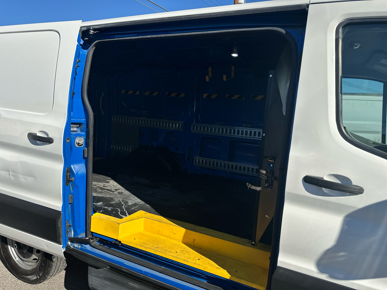 Ford Transit 250 Van Low Roof w/Sliding Pass. 130-in. WB 2020