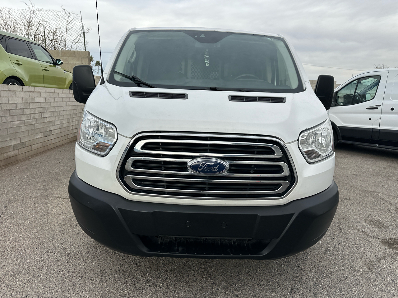 Ford Transit 250 Van Low Roof w/Sliding Pass. 130-in. WB 2019