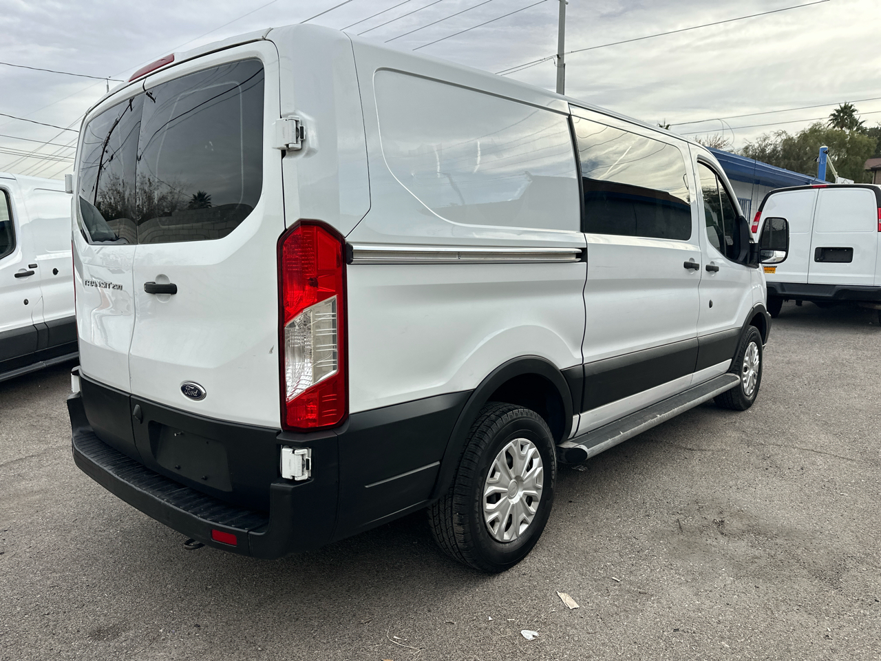 Ford Transit 250 Van Low Roof w/Sliding Pass. 130-in. WB 2019