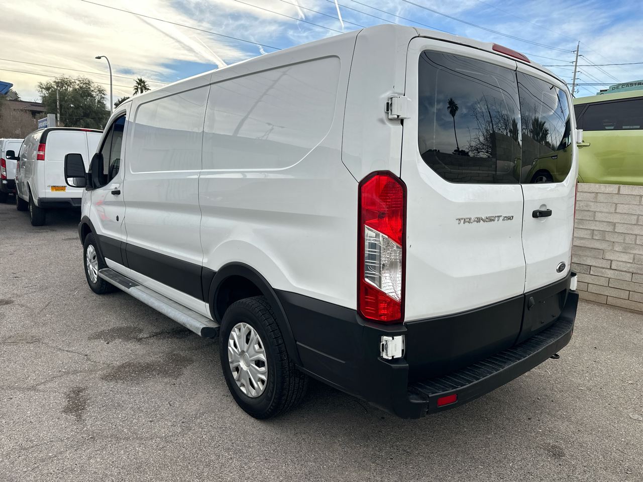 Ford Transit 250 Van Low Roof w/Sliding Pass. 130-in. WB 2019