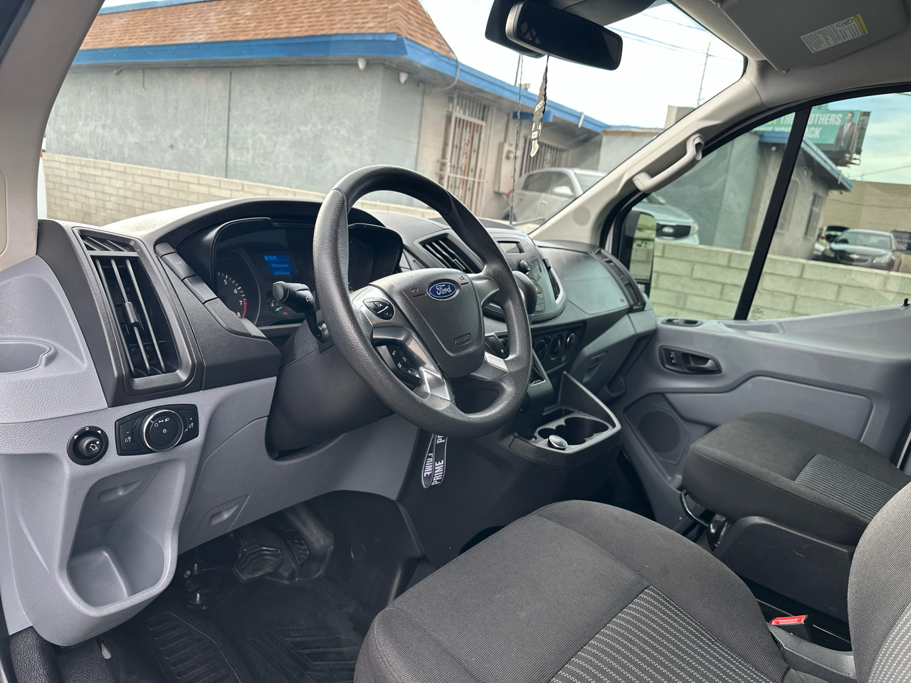 Ford Transit 250 Van Low Roof w/Sliding Pass. 130-in. WB 2019