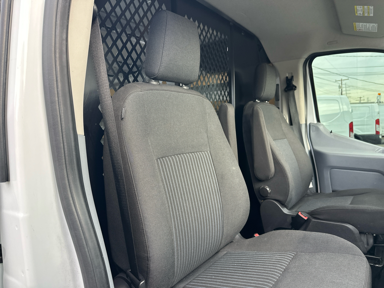 Ford Transit 250 Van Low Roof w/Sliding Pass. 130-in. WB 2019