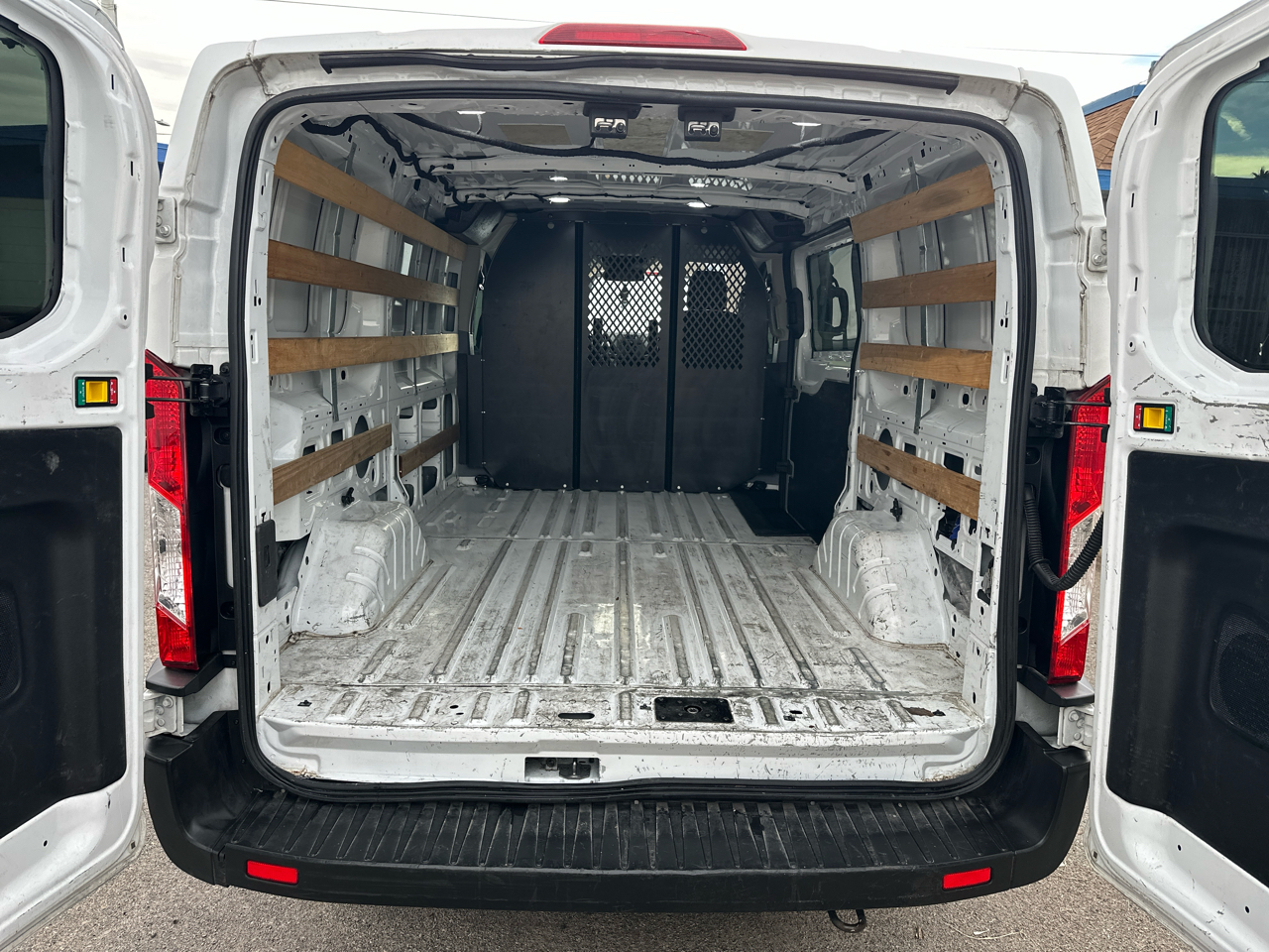Ford Transit 250 Van Low Roof w/Sliding Pass. 130-in. WB 2019