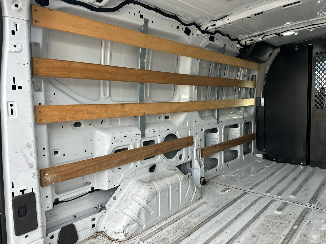 Ford Transit 250 Van Low Roof w/Sliding Pass. 130-in. WB 2019