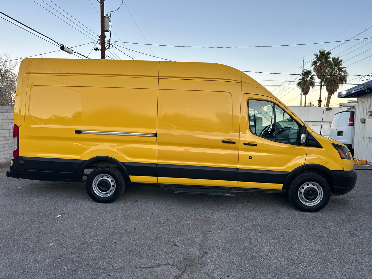 Ford Transit 250 Van High Roof w/Sliding Pass. 148-in. WB EL 2019