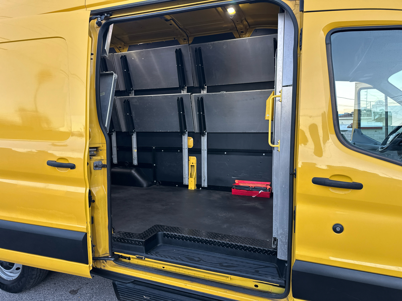 Ford Transit 250 Van High Roof w/Sliding Pass. 148-in. WB EL 2019