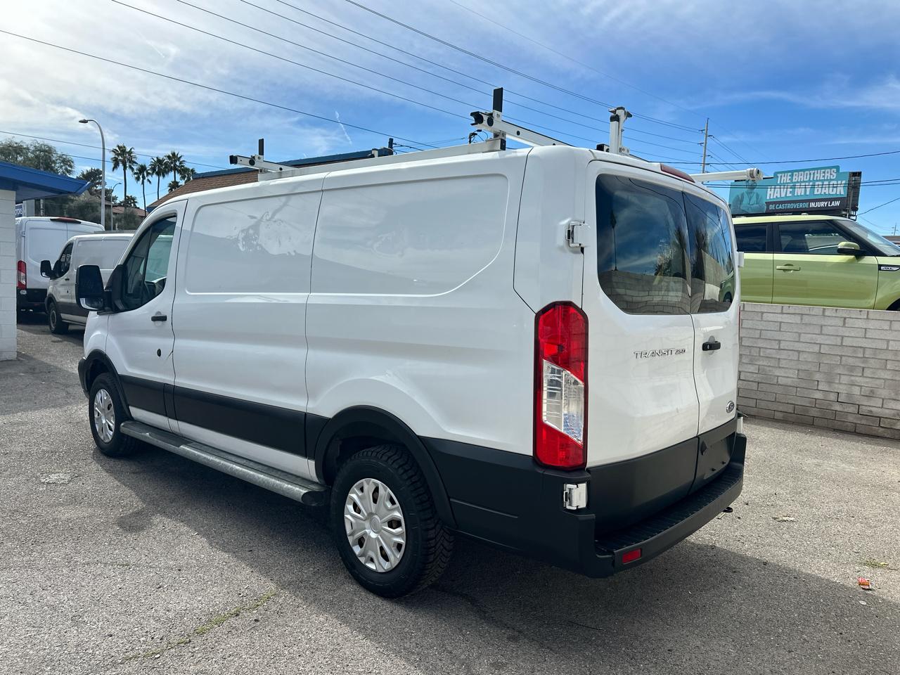 Ford Transit 250 Van Low Roof w/Sliding Pass. 130-in. WB 2019