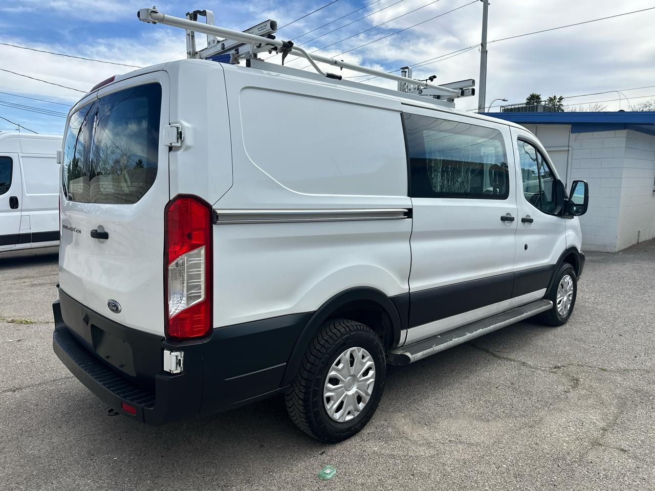 Ford Transit 250 Van Low Roof w/Sliding Pass. 130-in. WB 2019