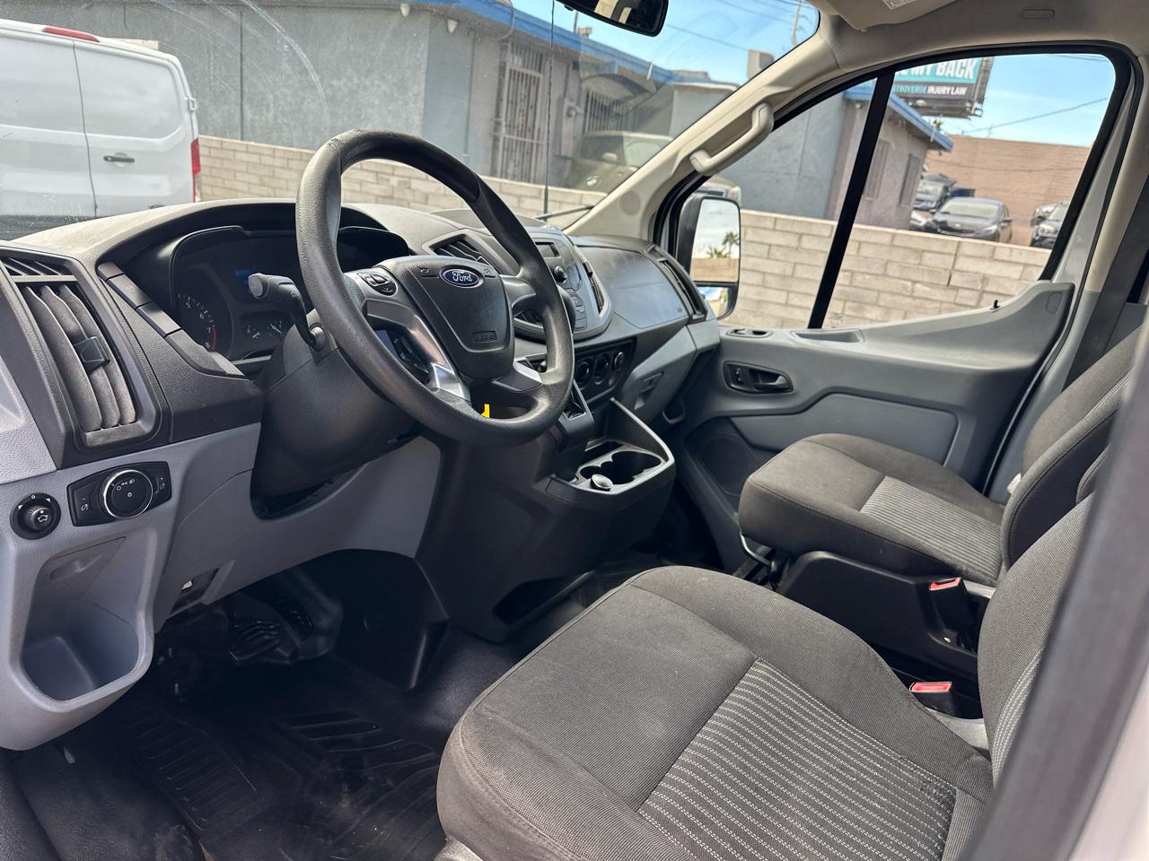 Ford Transit 250 Van Low Roof w/Sliding Pass. 130-in. WB 2019