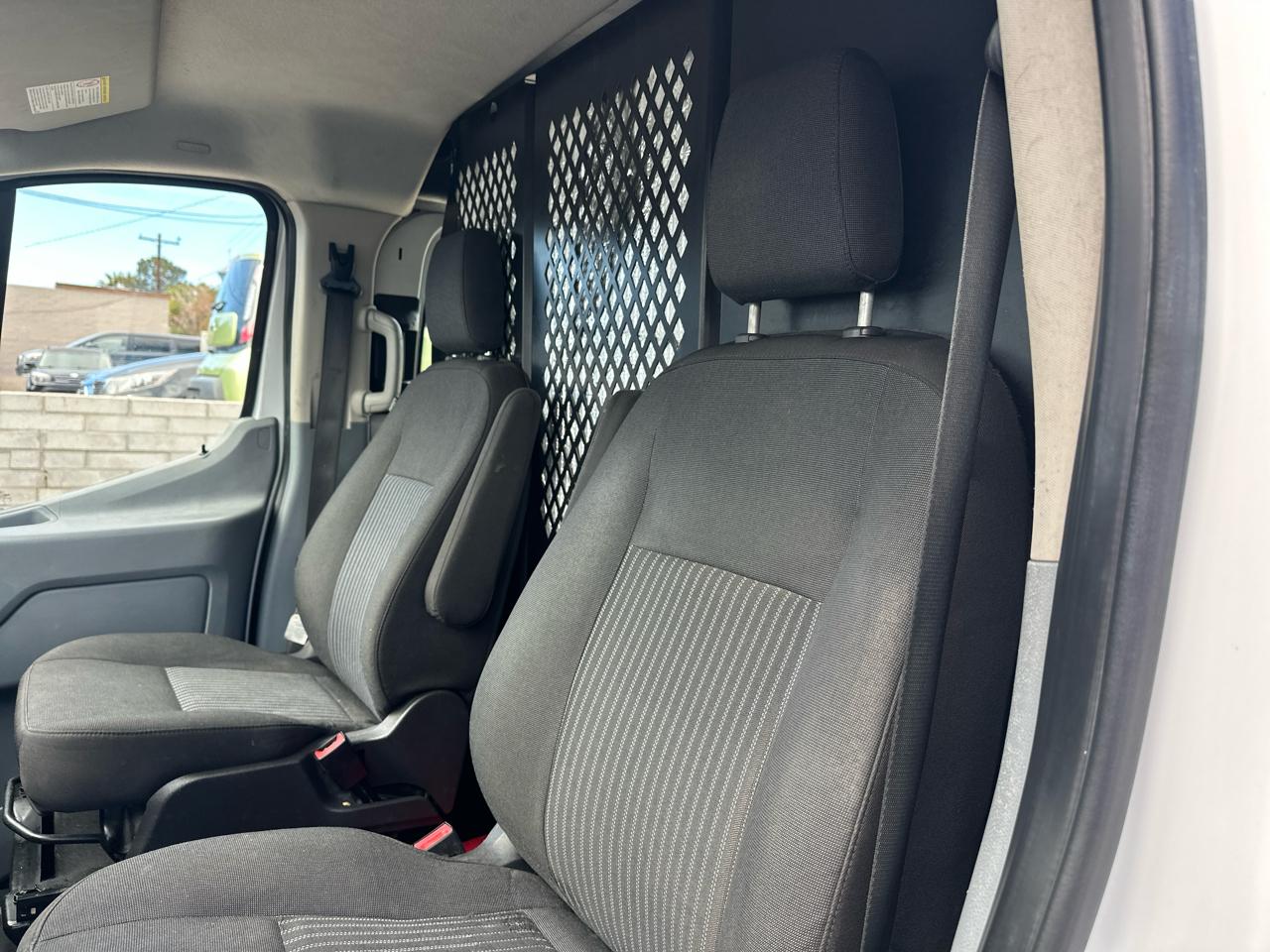 Ford Transit 250 Van Low Roof w/Sliding Pass. 130-in. WB 2019