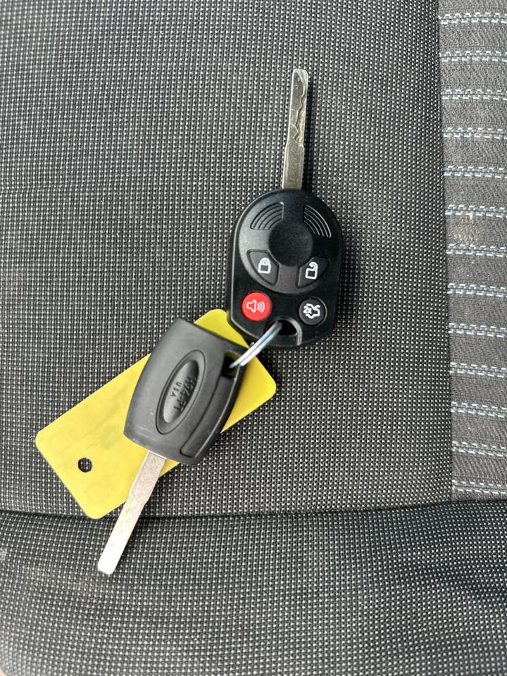 Ford Transit 250 Van Low Roof w/Sliding Pass. 130-in. WB 2019