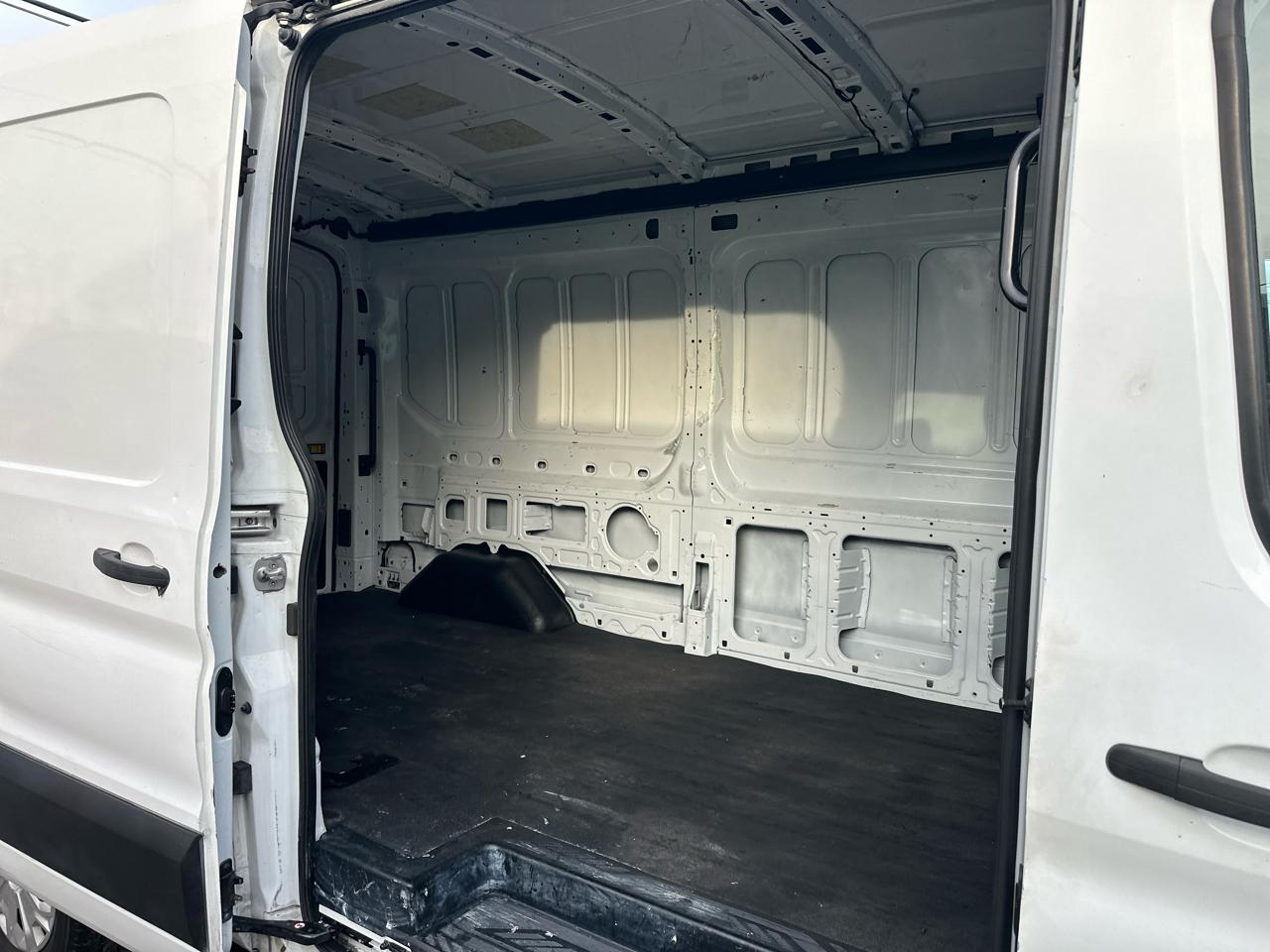 Ford Transit 250 Van Med. Roof w/Sliding Pass. 130-in. WB 2020