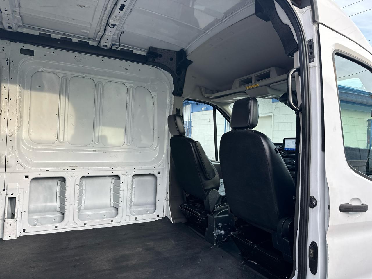 Ford Transit 250 Van Med. Roof w/Sliding Pass. 130-in. WB 2020