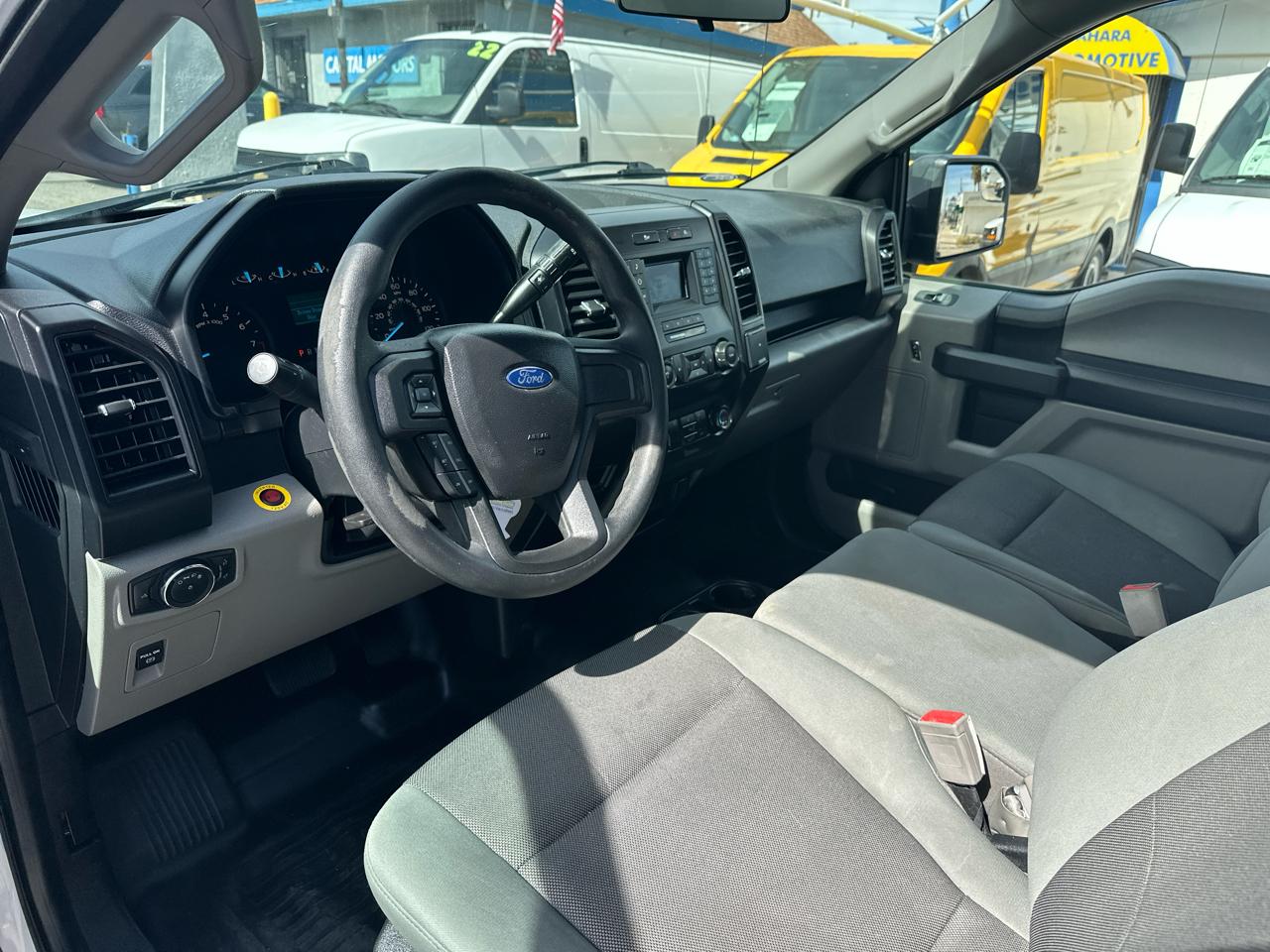 Ford F-150 2WD Reg Cab 122.5" XL 2018