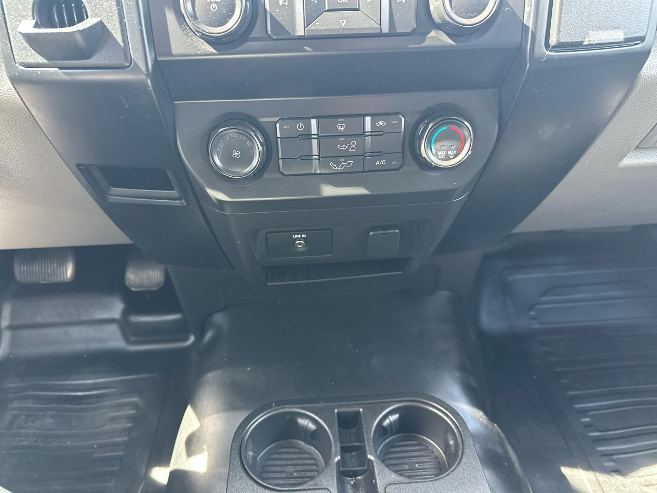 Ford F-150 2WD Reg Cab 122.5" XL 2018