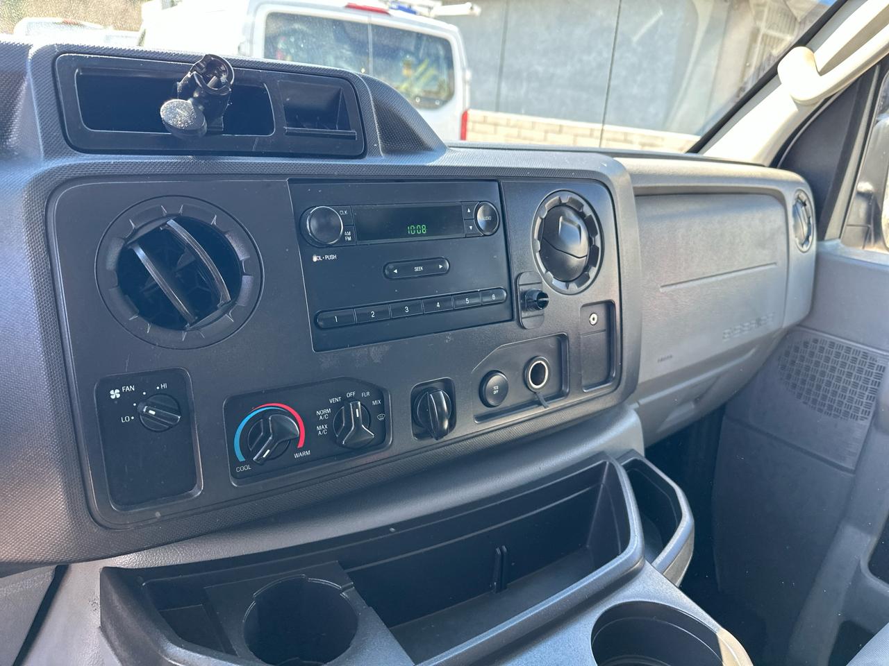 Ford Econoline E-150 2014