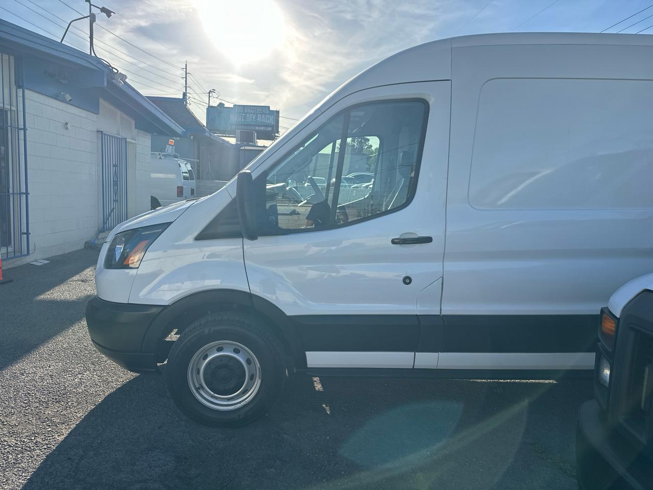 Ford Transit 350 Van Med. Roof w/Sliding Pass. 148-in. WB 2019