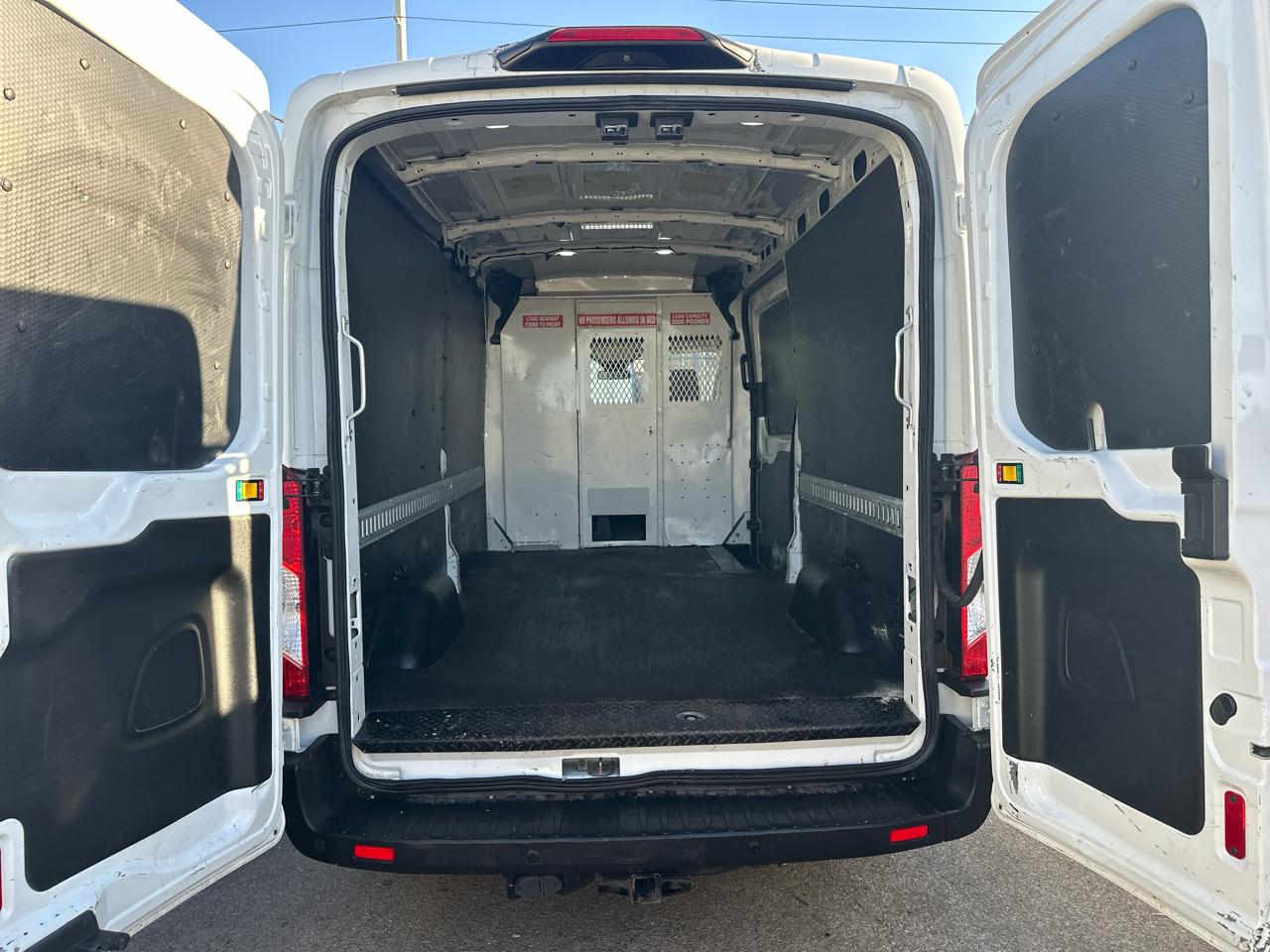 Ford Transit 350 Van Med. Roof w/Sliding Pass. 148-in. WB 2019