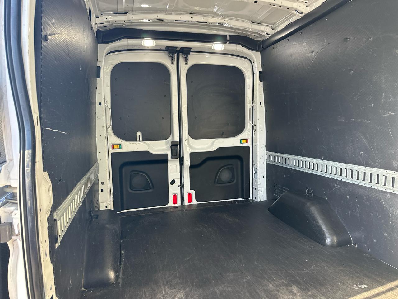 Ford Transit 350 Van Med. Roof w/Sliding Pass. 148-in. WB 2019