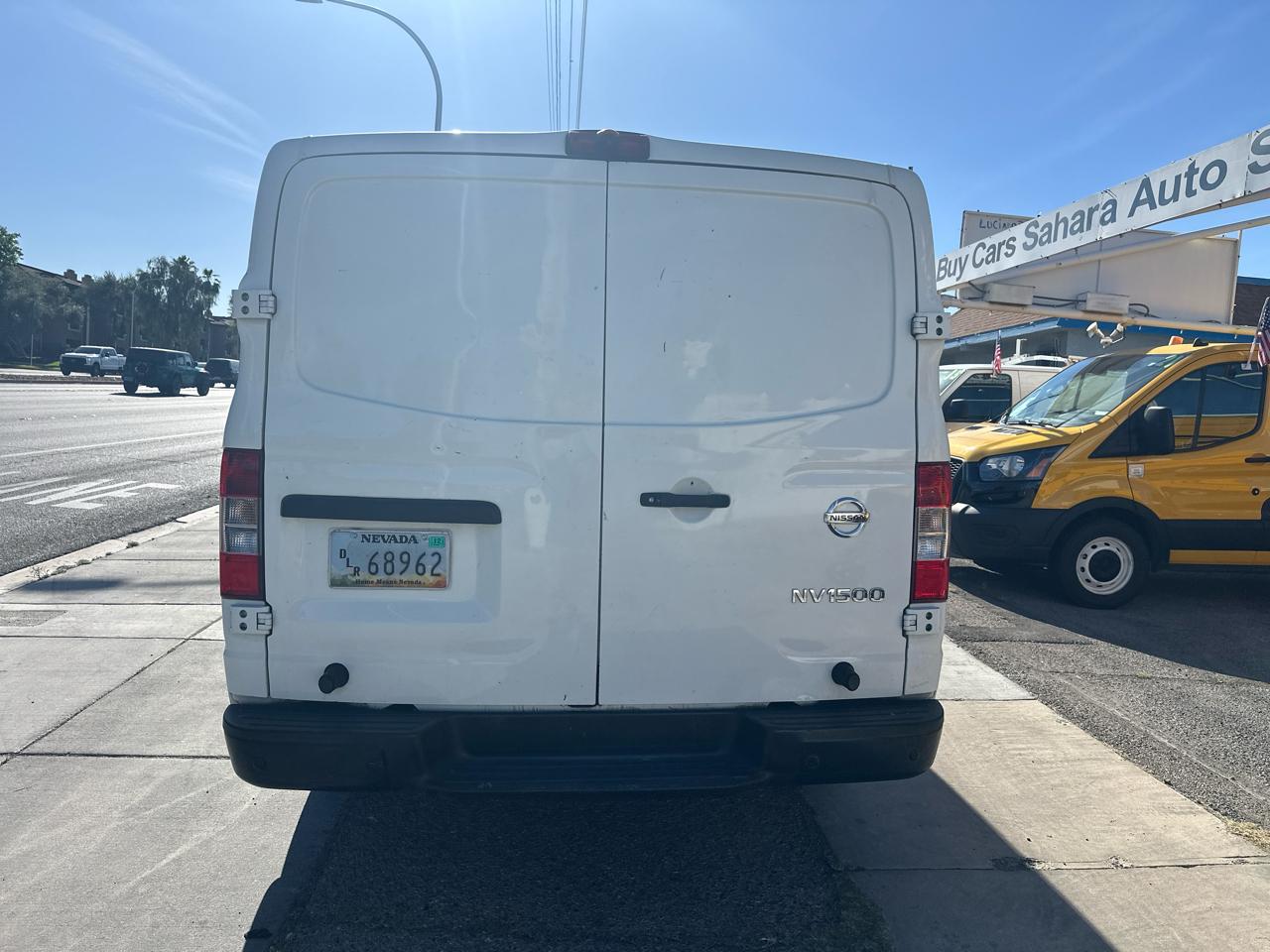 Nissan NV Cargo 1500 SV 2015