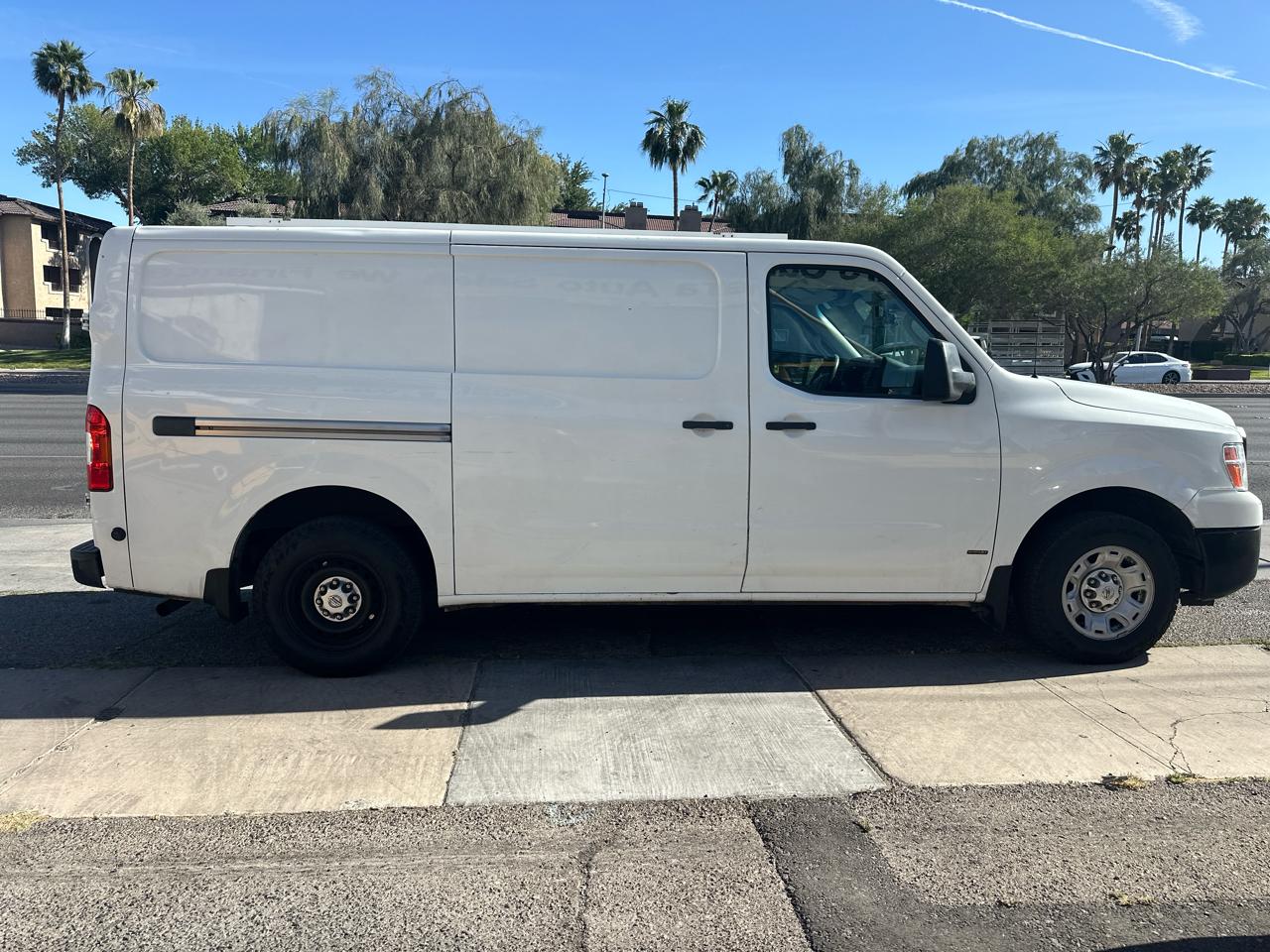 Nissan NV Cargo 1500 SV 2015