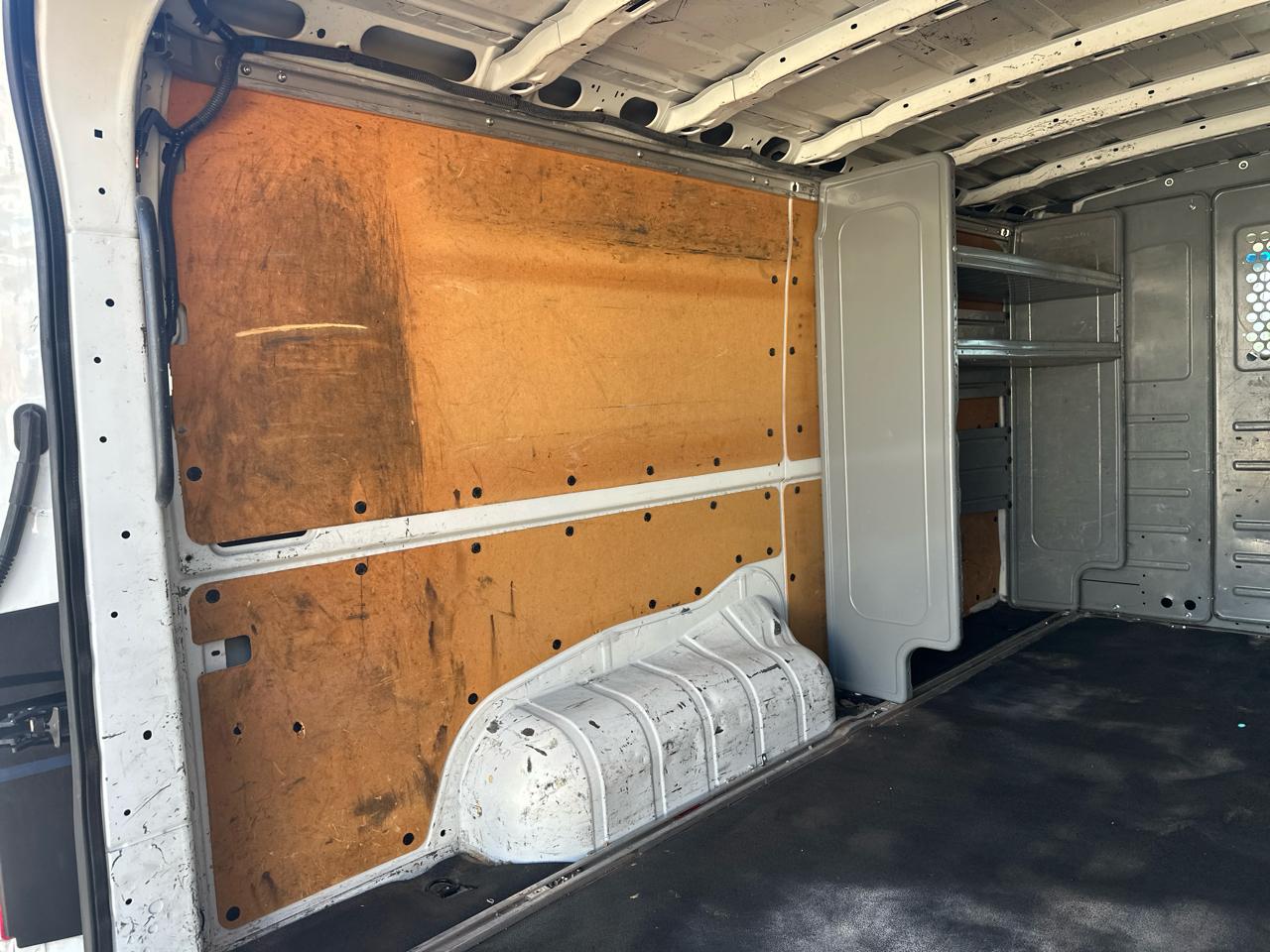 Nissan NV Cargo 1500 SV 2015