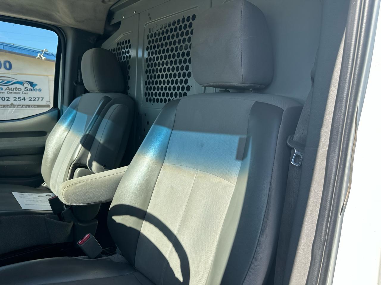Nissan NV Cargo 1500 SV 2015
