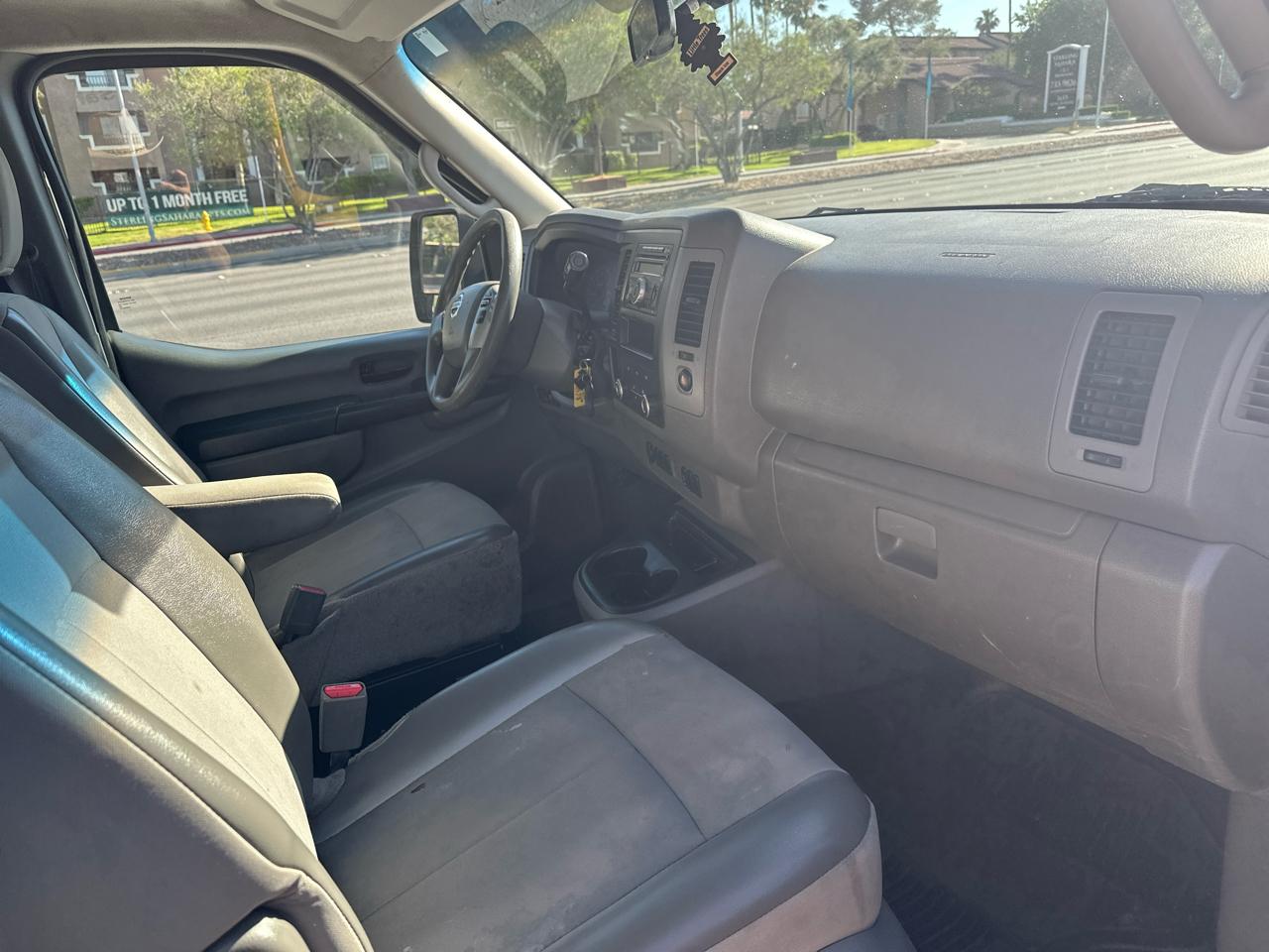 Nissan NV Cargo 1500 SV 2015